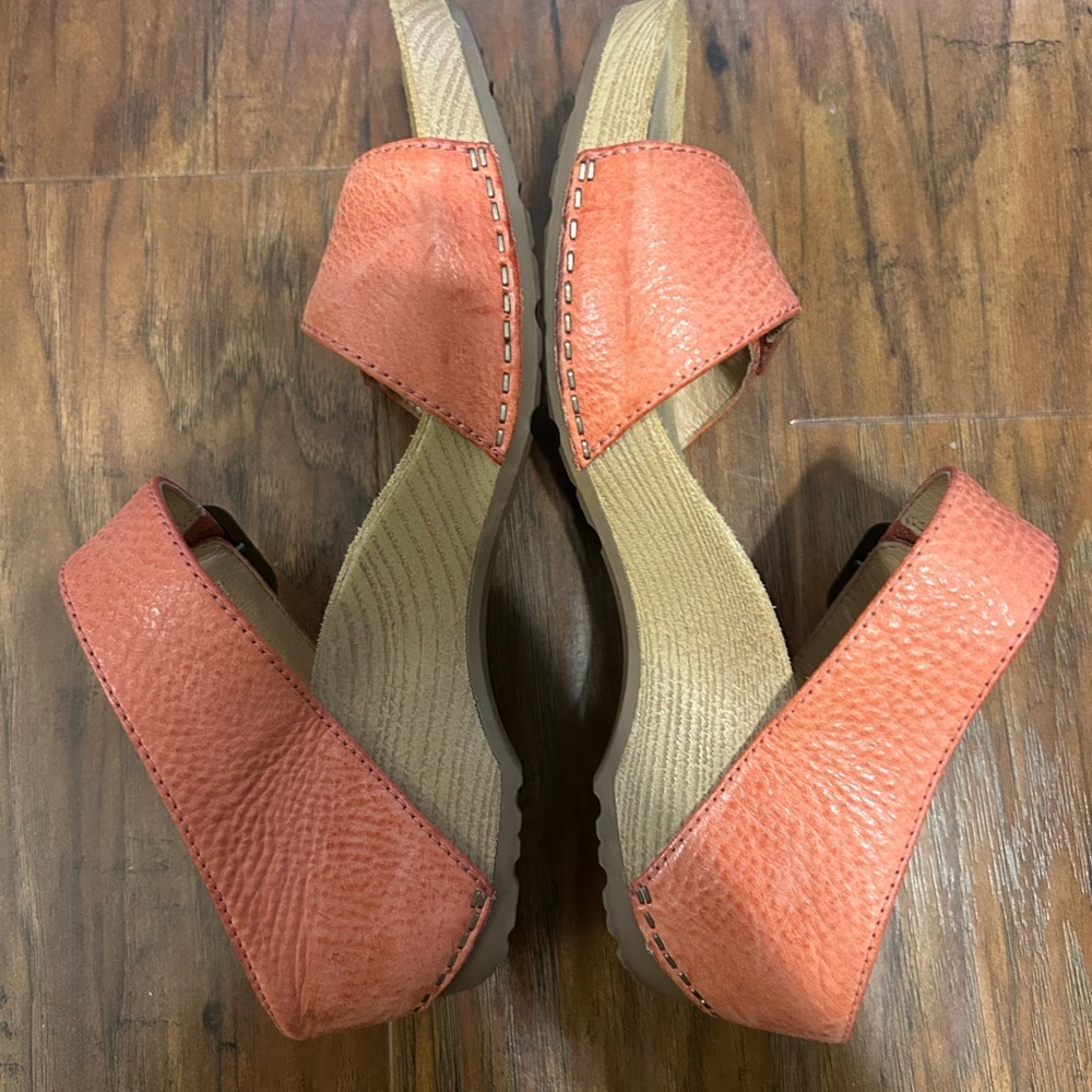 Dansko Tan Milled Burnished Tanya Womens Sandals in Coral Open Toe Slides - Picture 3 of 11